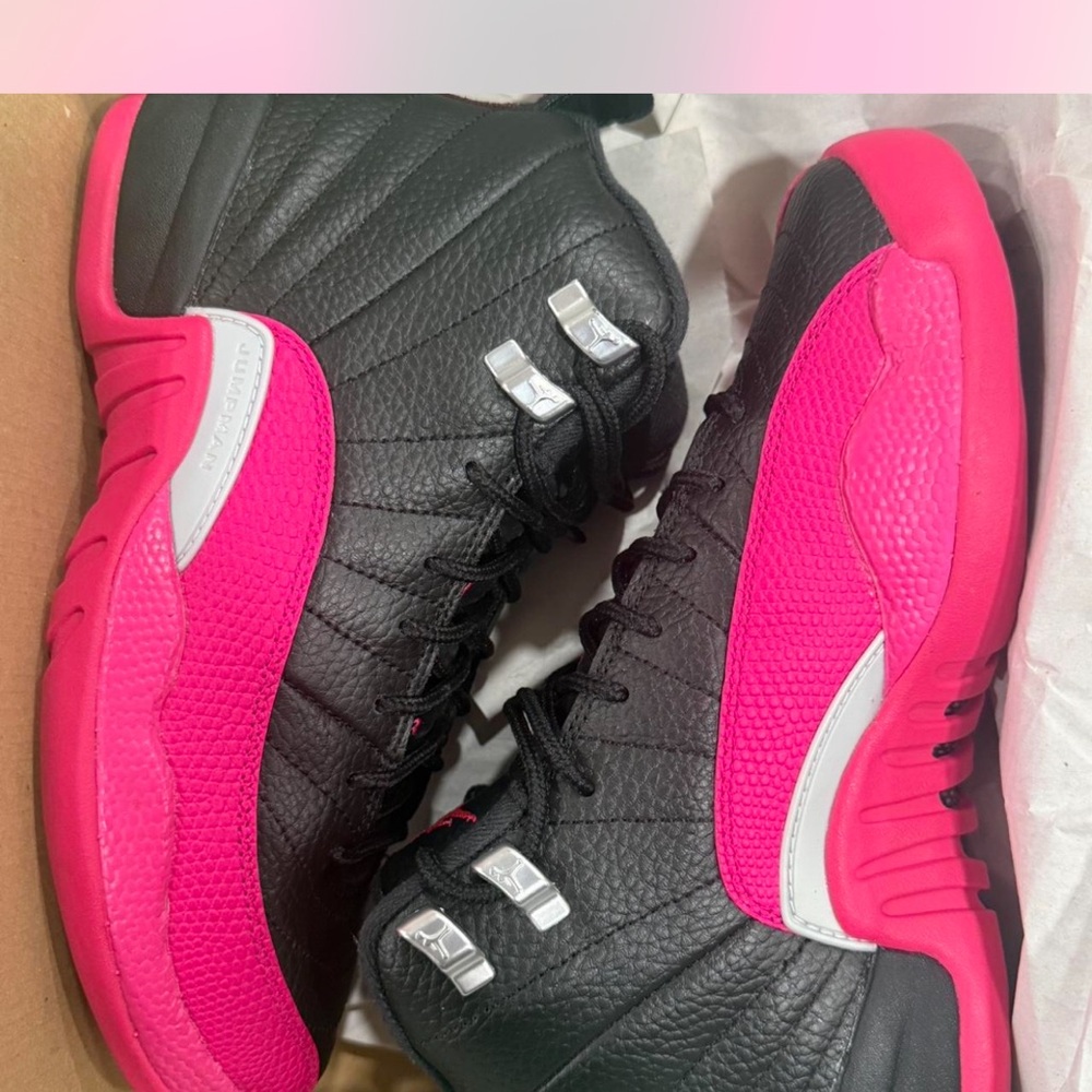 Air Jordan 12 Retro ‘Black Deadly Pink’ GS (2017) - Picture 1 of 8